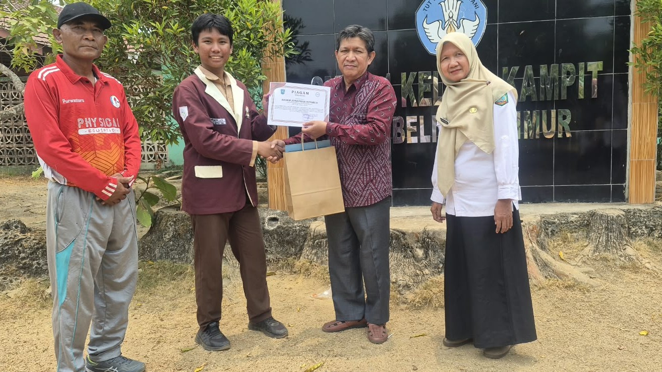 Para Pelajar Beltim Dapat Penghargaan, Kenalkan Sosok HAS Hanandjoeddin Lewat Komentar Video 11 AddText 10 01 12.50.02