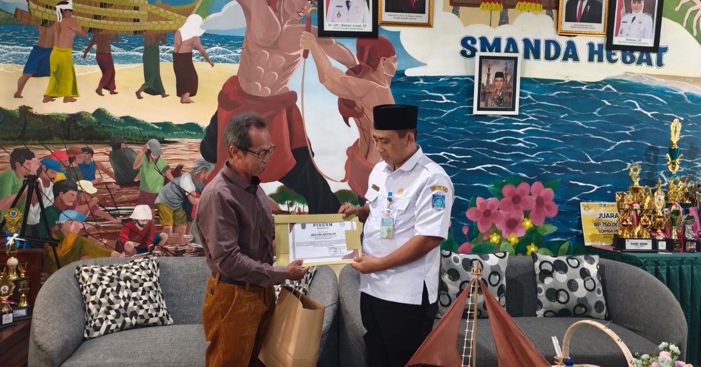Ini Pemenang Lomba Komentar Video HAS Hanandjoeddin yang Diserahkan TP2GD Belitung 8 AddText 10 02 12.37.36