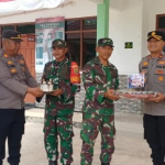 Di HUT TNI ke-81, Polres dan Polsek Manggar Gelar Silatuhrahmi dan Beri Tumpeng ke Koramil Manggar