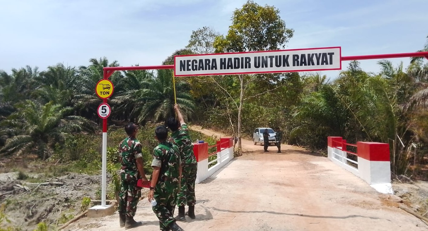 Monitoring Peninjauan Kondisi Jembatan Perintis Desa Mayang, Kelapa Kampit 9 AddText 10 06 02.28.12