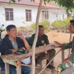 Babinsa Desa Lasar Sertu Didi K Gelar Komsos, Bahas Karhutla dan Keamanan Warga