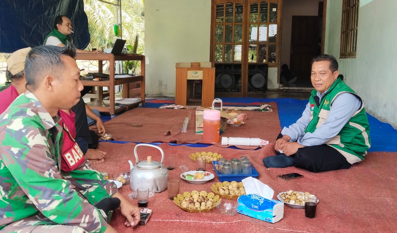 Babinsa Desa Perpat Sertu Didi K Gelar Komsos dan Pertemuan Brigade Pangan II Bersama PPL 7 Babinsa Desa Perpat Sertu Didi K Gelar Komsos dan Pertemuan Brigade Pangan II Bersama PPL