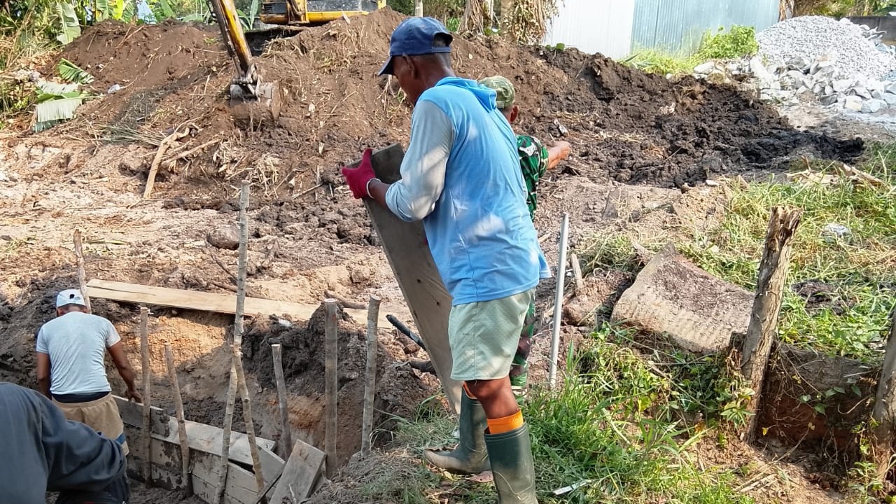 Pembangunan Jembatan Beton di Desa Air Ketekok Mulai Dikerjakan, Progres Fisik Capai 10 Persen 9 AddText 10 08 04.09.55