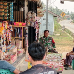 Sertu I Kadek Edi P dari Koramil Kelapa Kampit Sosialisasi Rekrutmen TNI AD Gelombang I Tahun 2027