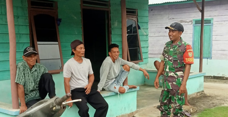 Babinsa Padang Kandis Serka Yusuf Gelar Komsos, Sosialisasikan Rekrutmen TNI AD Tahun 2027