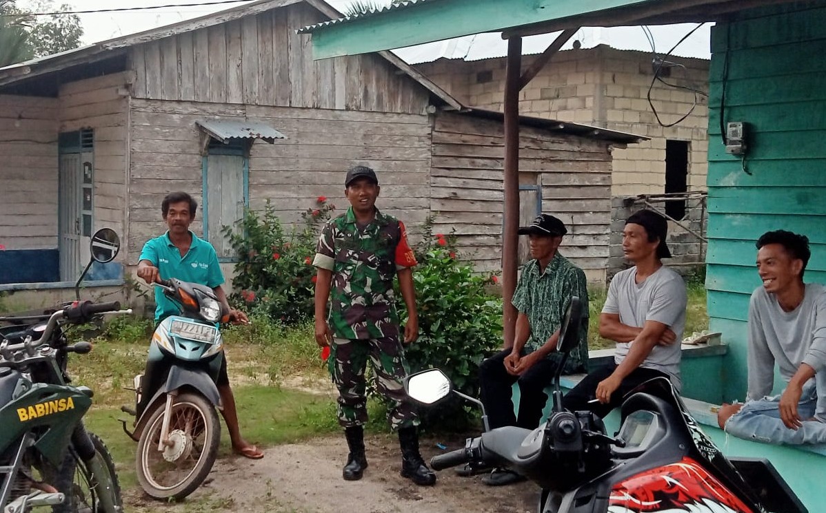 Babinsa Padang Kandis Serka Yusuf Gelar Komsos, Sosialisasikan Rekrutmen TNI AD Tahun 2027 8 AddText 10 15 02.34.03