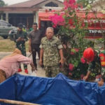 Danramil 01/Tanjungpandan dan Babinsa Salurkan 4 Ton Air Bersih untuk Warga Pal Satu Tanjungpandan