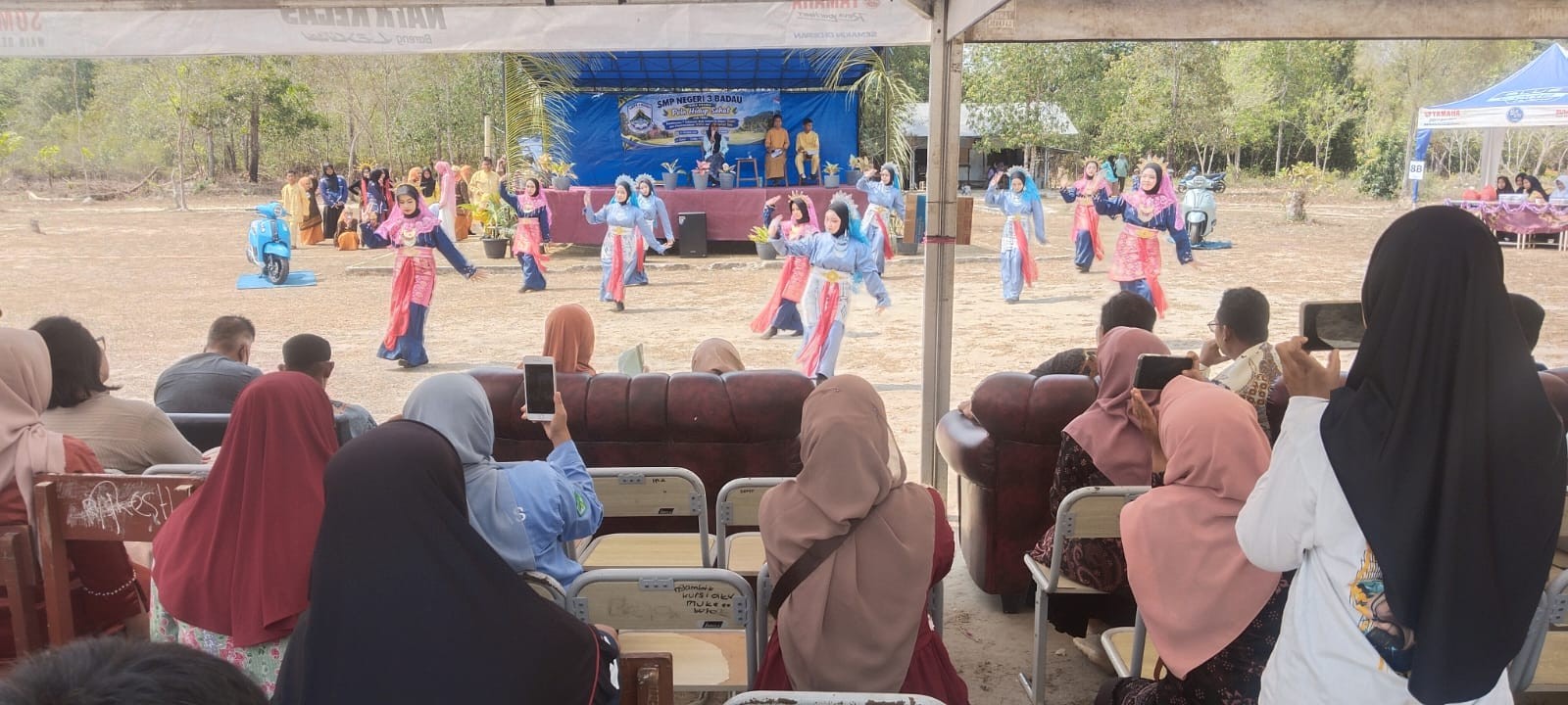 Babinsa Sertu Suprapto Hadiri Market Day SMP Negeri 3 Badau 8 AddText 10 22 11.48.52