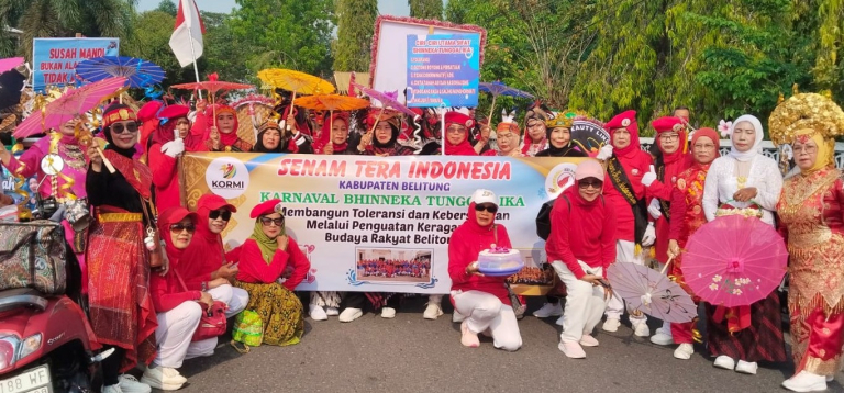 Memakai Seragam dan Pakaian Adat, STI Belitung Semarakkan Karnaval Budaya Bhinneka Tunggal Ika 2026