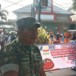 Babinsa Serma Nelson Gultom Monitor Pawai Karnaval Bhinneka Tunggal Ika Kabupaten Belitung 2026 