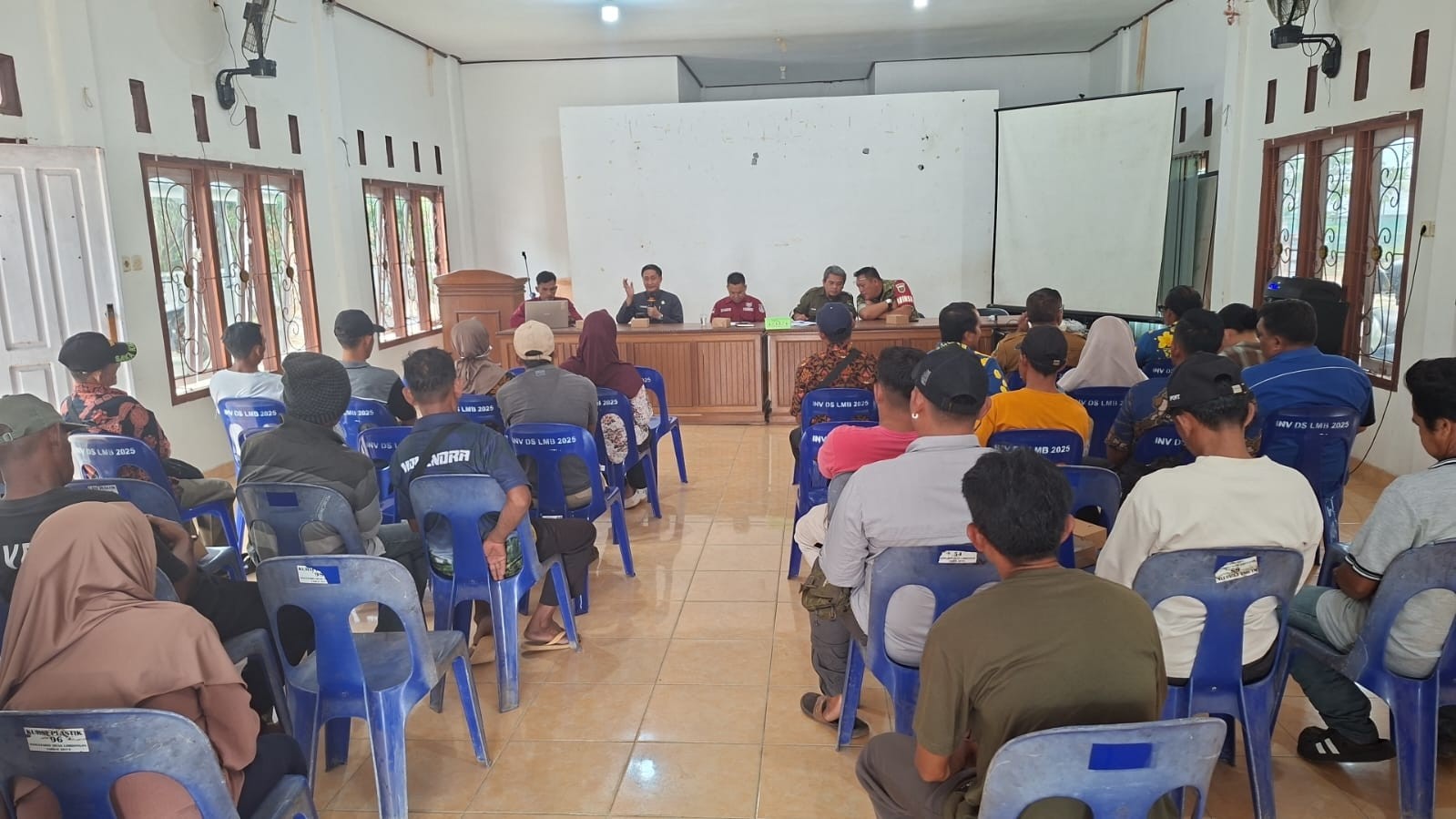 Serda Restu Hadiri Penyerahan Sertifikat Hak Atas Tanah di Desa Limbongan 8 AddText 10 27 11.22.02
