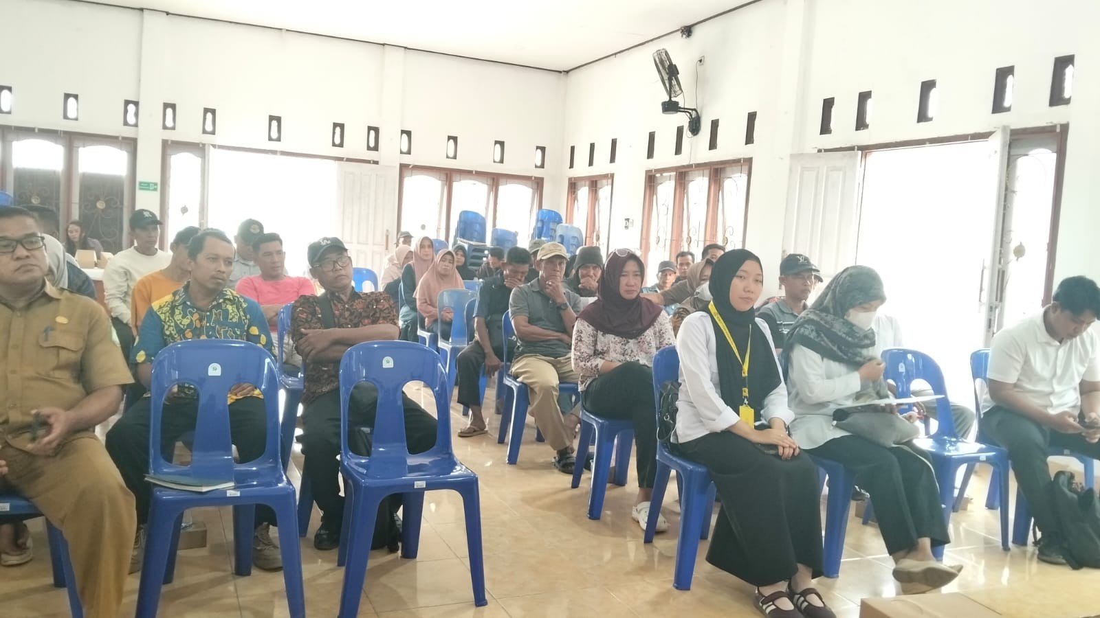 Serda Restu Hadiri Penyerahan Sertifikat Hak Atas Tanah di Desa Limbongan 9 AddText 10 27 11.22.11
