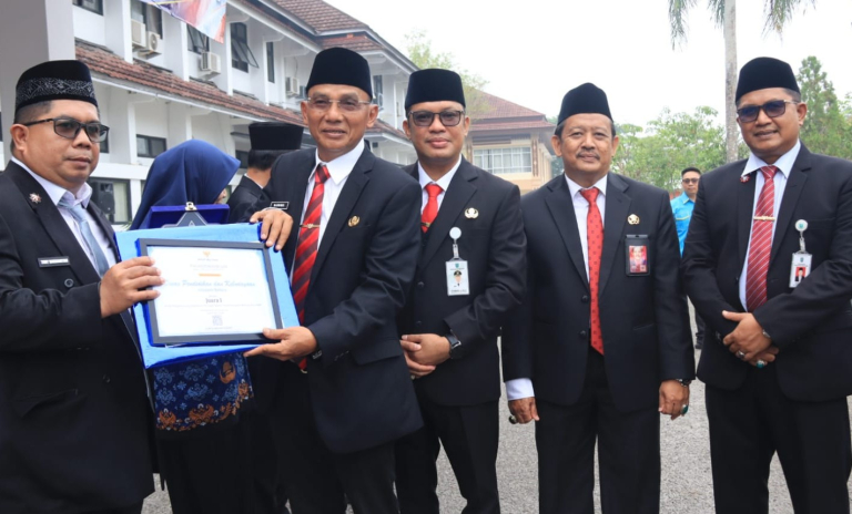 Di Hari Sumpah Pemuda,Bupati Belitung Serahkan Penghargaan Lomba Pengelolaan Arsip OPD Terbaik 2026