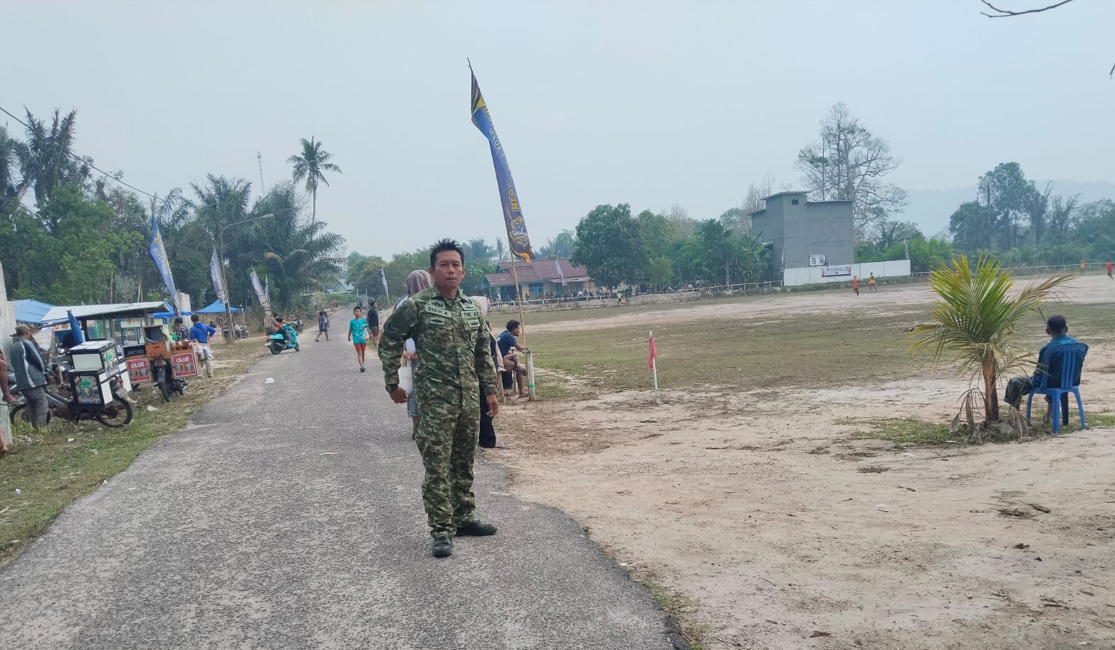 Anggota Koramil Membalong Sertu Didi K.,Monitor Turnamen Sepak Bola Danramil De Malong Cup 2026 8 AddText 10 29 03.26.59