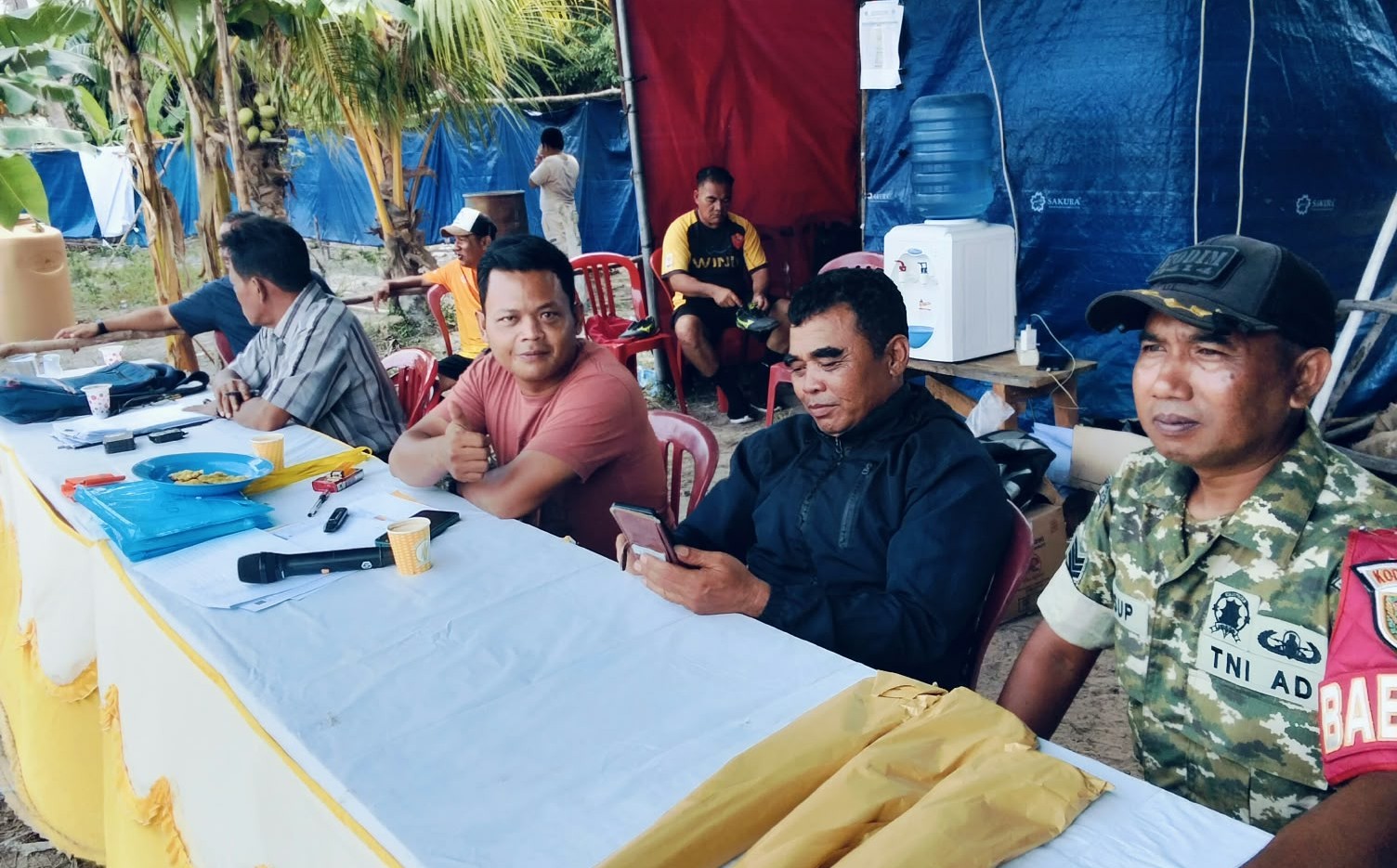 Anggota Koramil 04/Membalong, Serka Yusup Monitor Turnamen Sepak Bola Danramil De Malong Cup 2026